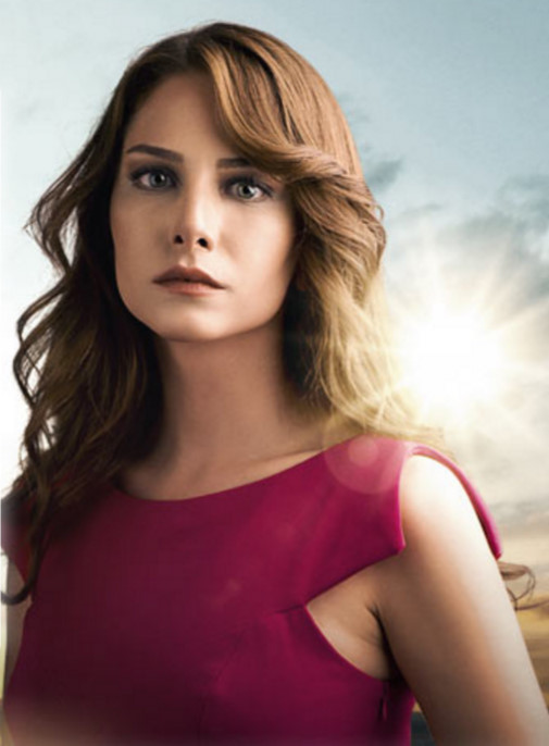 Twitter, Snapchat @ezgiasaroglu