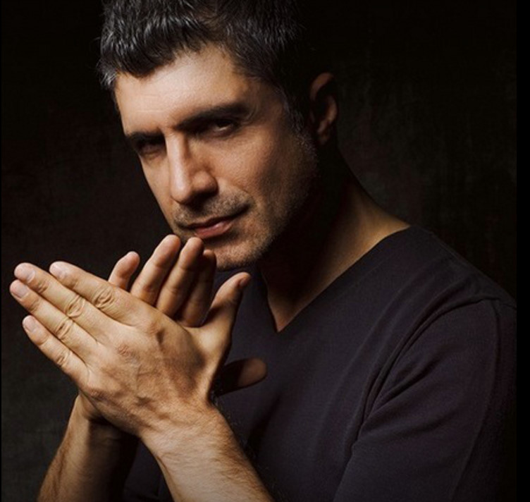 Özcan Deniz ia&nbsp;atitudine!