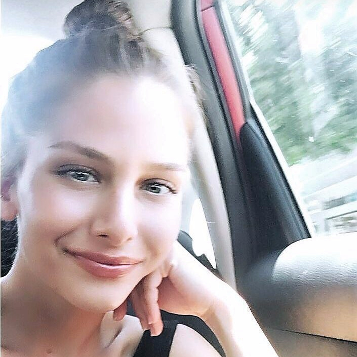 Cu cine o vor&nbsp;fanii?