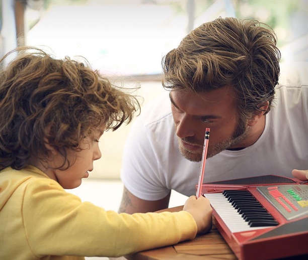 kivanc-tatli-033427OY