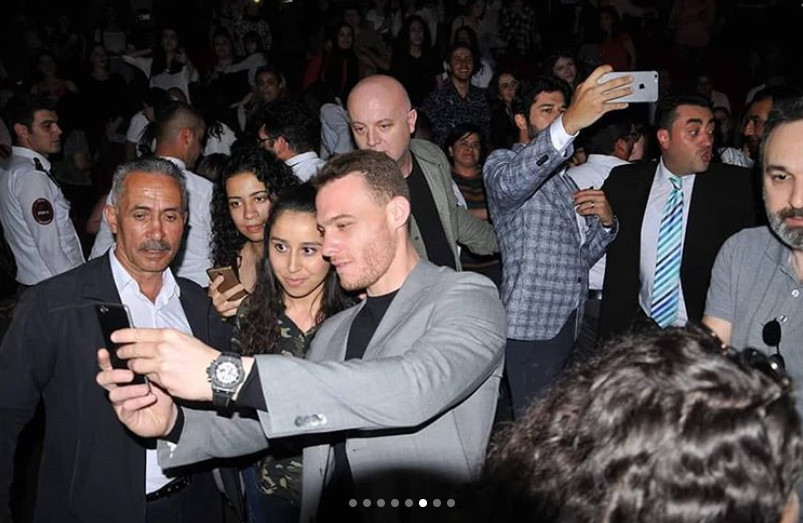 bandicam 2018-04-08 23-43-55-252