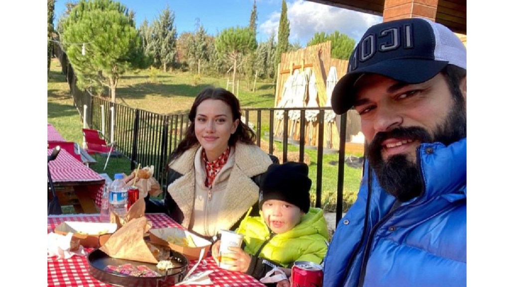 Burak Özçivit şi Fahriye Evcen au dezamorsat „bomba„ unui site monden