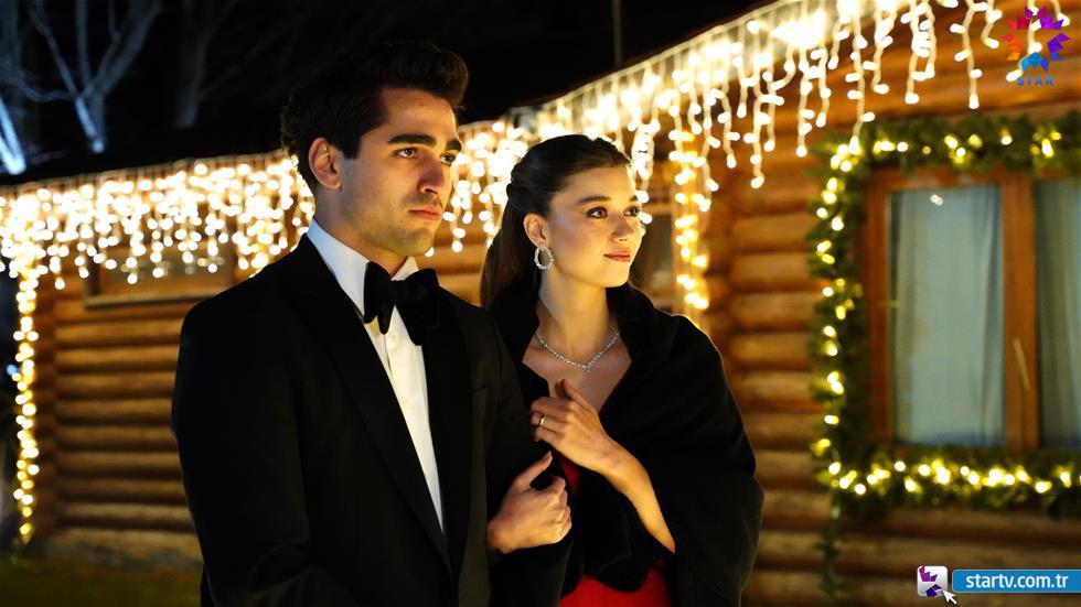 Mert Ramazan Demir şi Afra Saraçoğlu s-au întors din&nbsp;vacanță