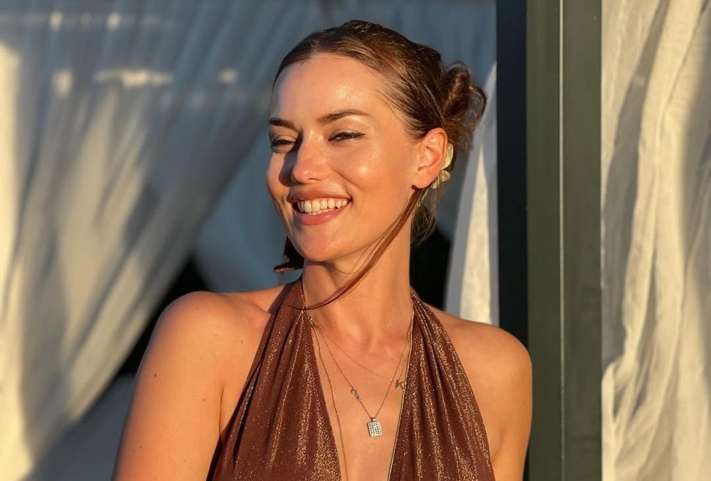 Fahriye Evcen va fi „O cu totul&nbsp;alta”