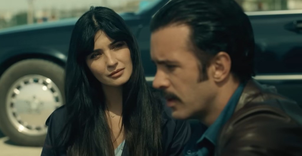 Barış Arduç şi Tuba Büyüküstün, secvență din filmul Dehșet&nbsp;Bey