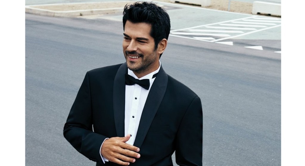 Premiera piesei de teatru „Cea mai frumoasă fată din Istanbul„, cu Burak Özçivit, se joacă la Ankara cu casa&nbsp;închisă