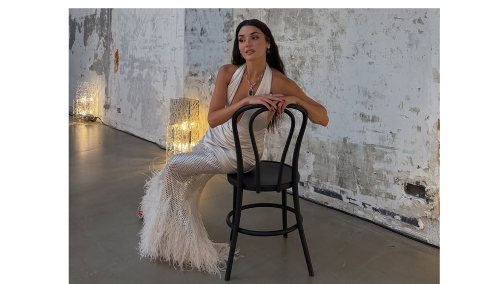 Hande Erçel la&nbsp;Paris